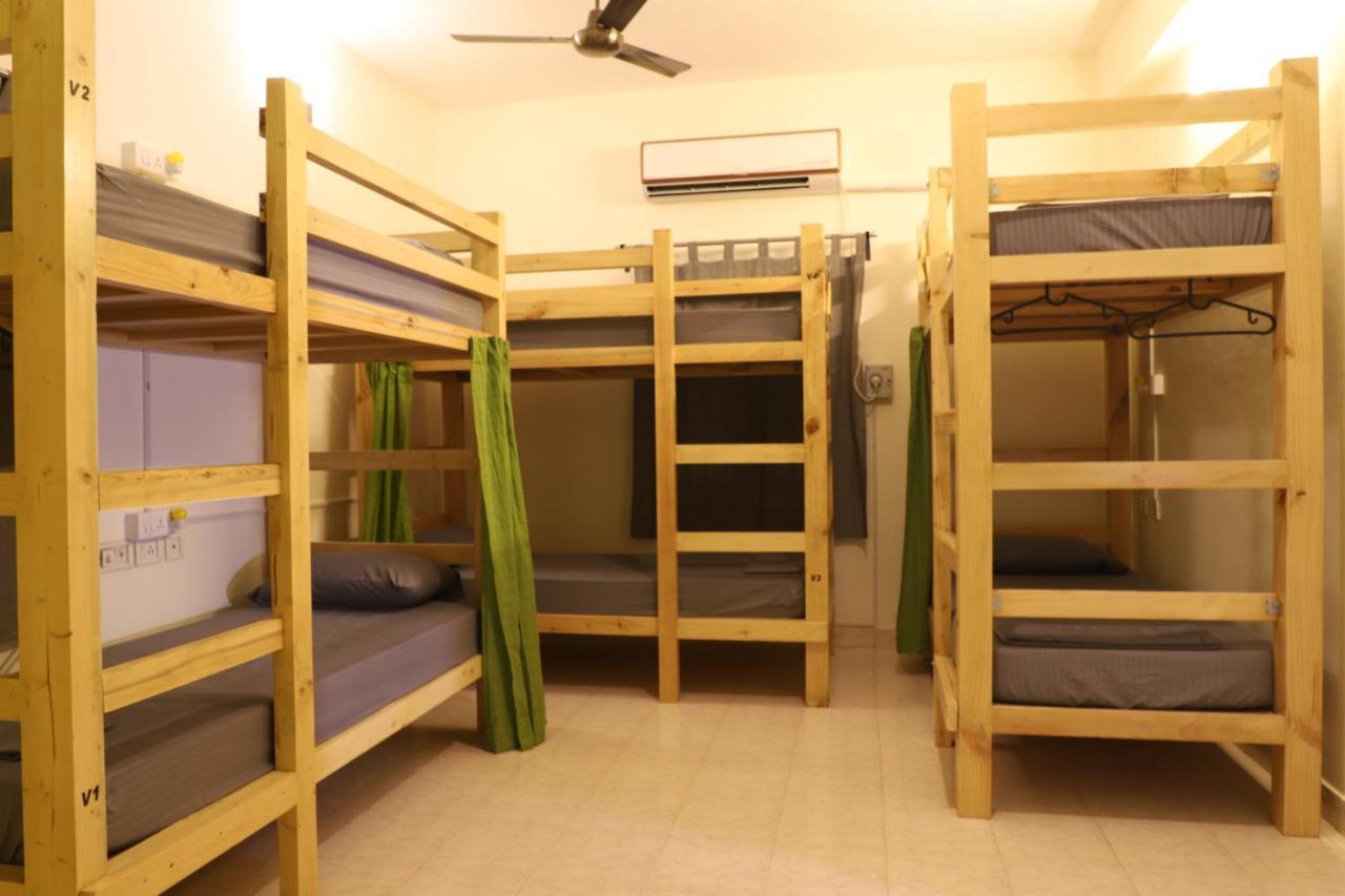 Hostel 11 Madras Buitenkant foto