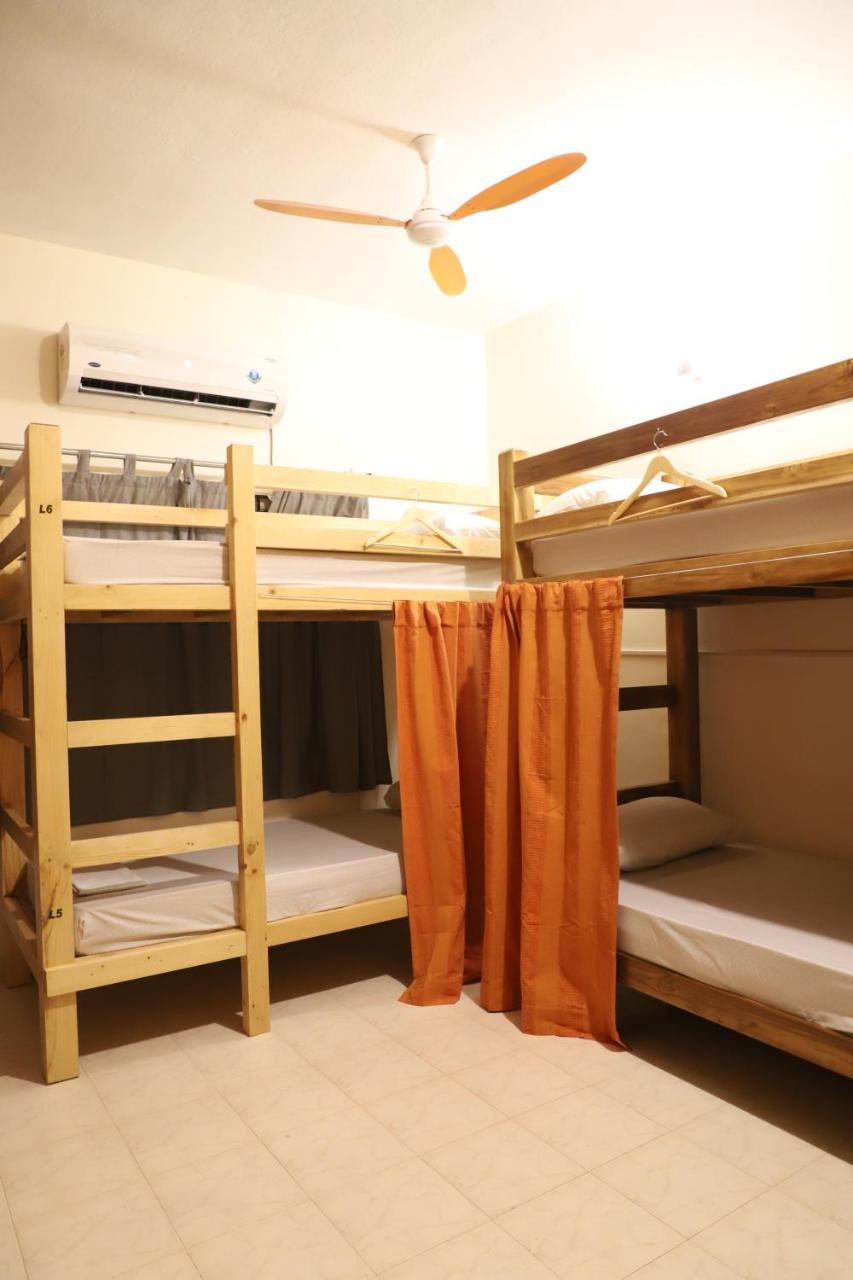 Hostel 11 Madras Buitenkant foto