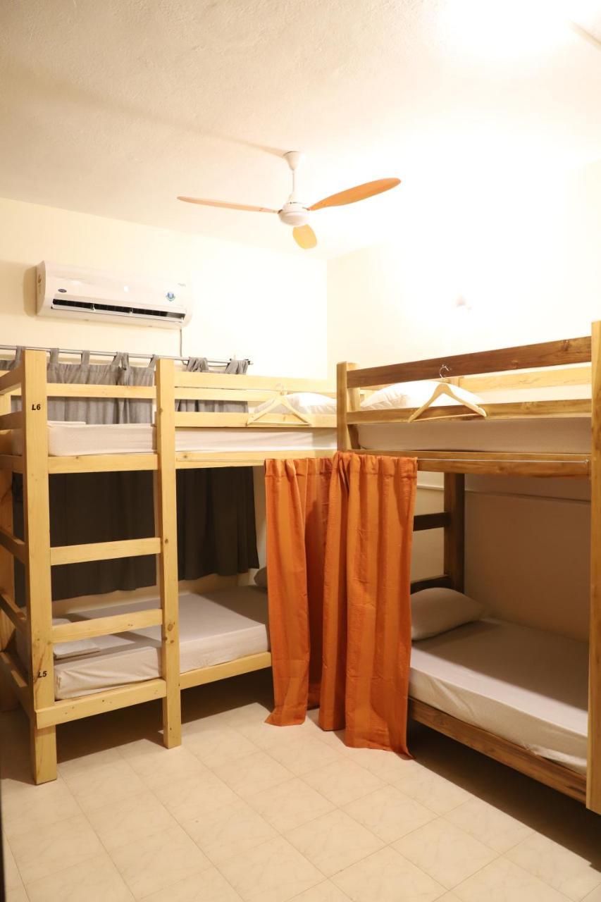 Hostel 11 Madras Buitenkant foto
